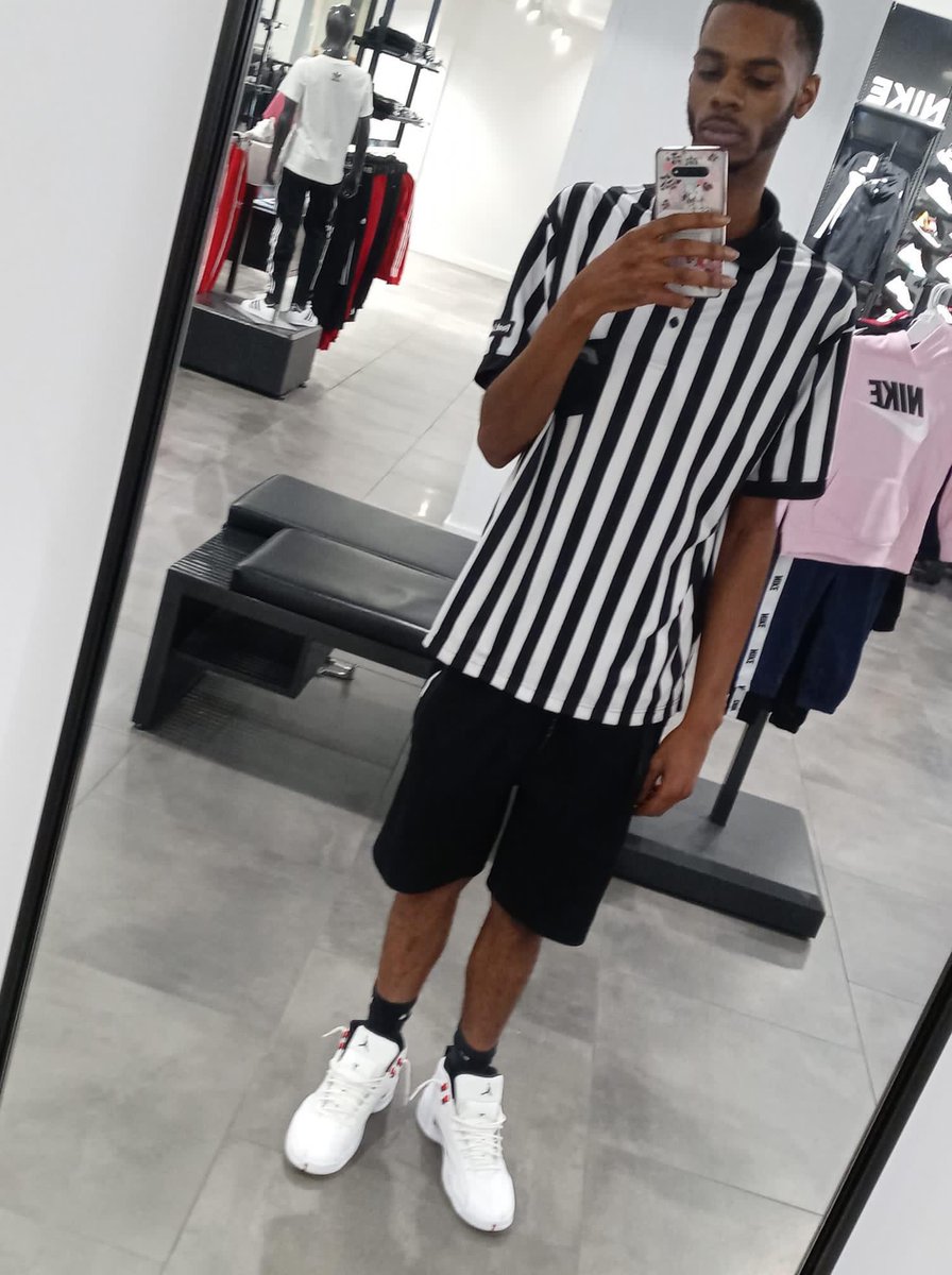 Erykcoles1's tweet photo. Ig you could say I’m the plug 🔌 https://t.co/5ojKNfWoj4