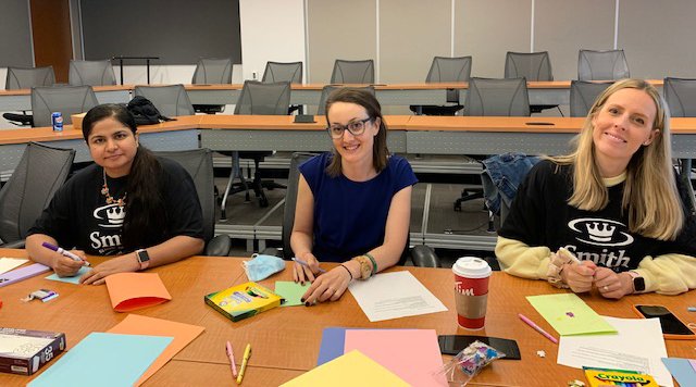 SmithBusiness's tweet photo. Last week, #SmithToronto spent the day #GivingBack to the local #community. One activity saw the group write uplifting messages to senior citizens as part of the not-for-profit initiative Sending Sunshine. https://t.co/H3E1CbmptN