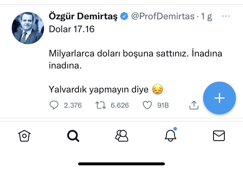 ismailsaymaz's tweet photo. Mustafa Ceceli’ye helal olsun. Kabe’de tavaf ederken “Uzakdoğudan gelmiş sarı benizliler ve küçük boylular” ile Türk bayrağını öpüp bir eliyle Erdoğan için dua ediyor. Aynı anda diğer eliyle Özgür Demirtaş’ın hükümeti eleştiren twitlerini beğeniyor. https://t.co/MlubAy1poa