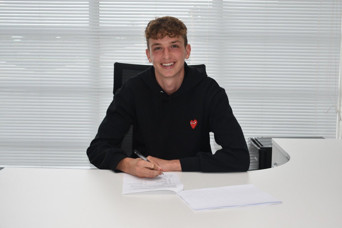 Proud to have signed my first professional contract <a href="/FulhamFC/">Fulham Football Club</a> 📝