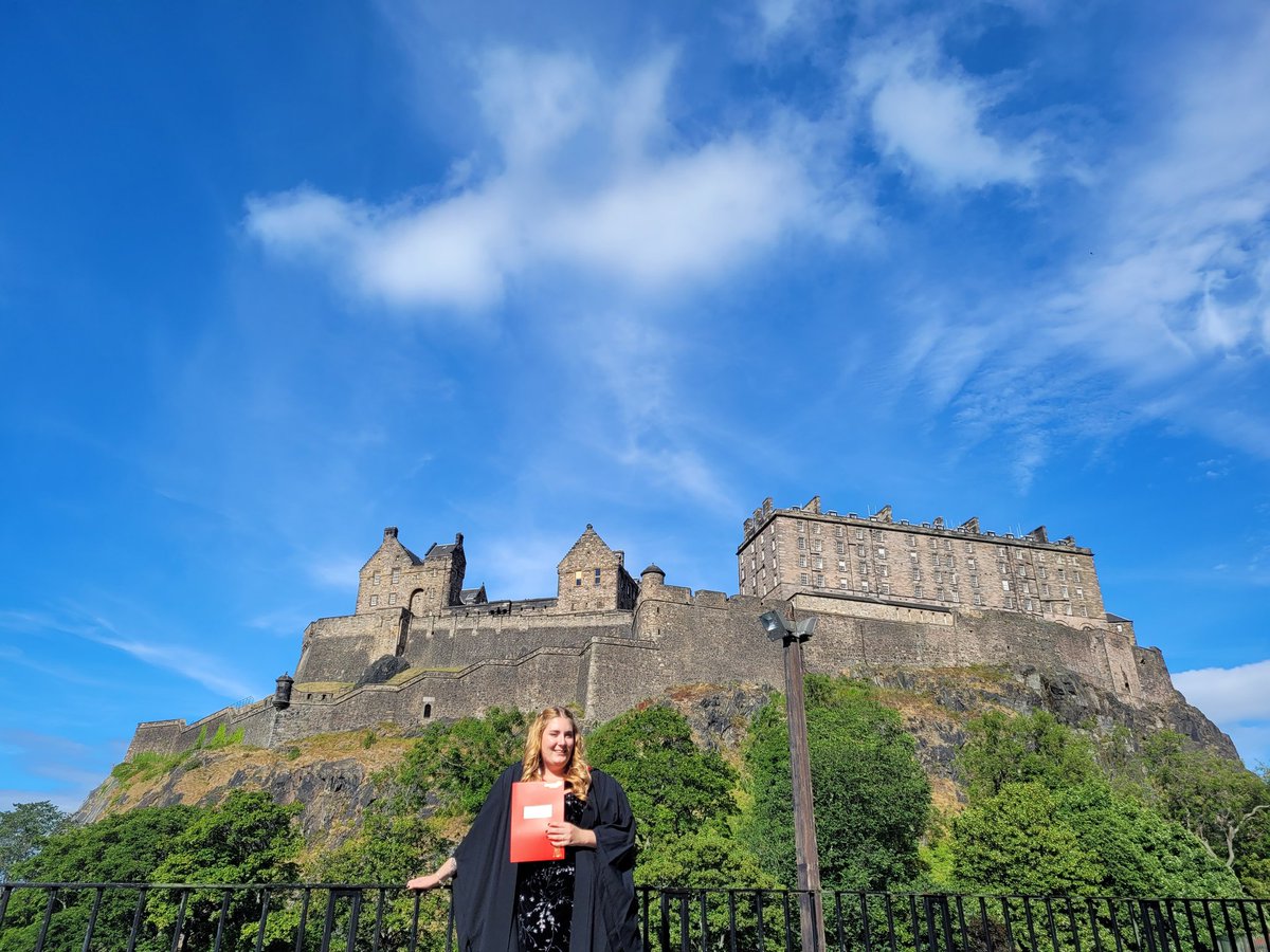 C_Kneer's tweet photo. Beautiful daughter, beautiful Scotland. Graduation day ❤️ https://t.co/jcmnoxWIO8