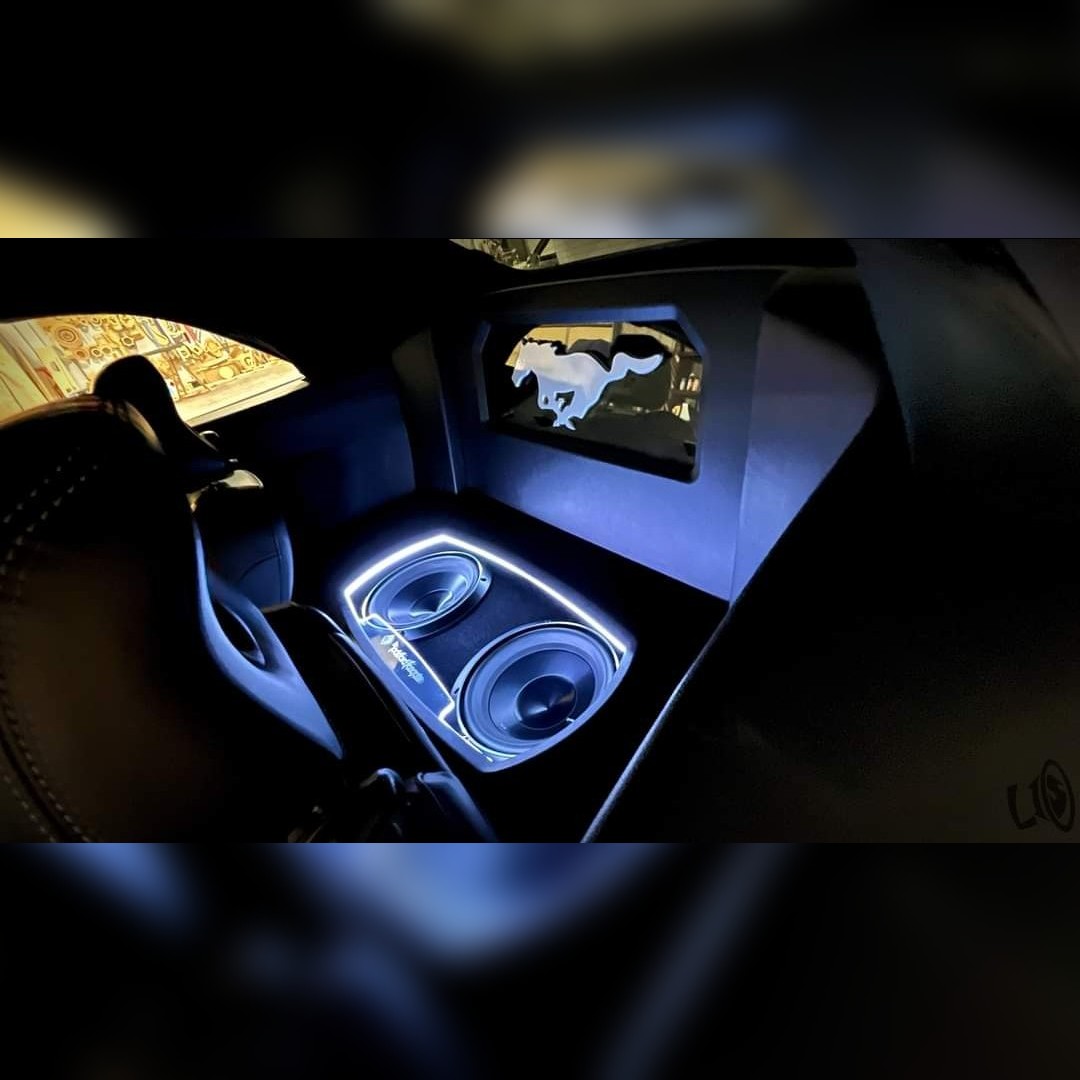 the12voltmag's tweet image. 😊🔊👌🎵Fantastic job on this 2015 Mustang packed with #rockfordfosgate #audiodynamics and awesome fabrication from Limitless Innovative Solutions.
 
🛒Shop #caraudio - bit.ly/3z0KDgO

#12voltmag #12volt #caraudioaddicts #subwoofers #soundquality #caraudiofabrication
