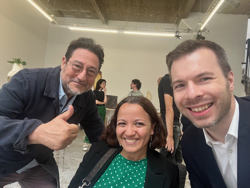 philippe car (@philippecar) on Twitter photo Avec ma collègue Fatima Khalouk et <a href="/jokienzlen/">Jonathan KIENZLEN</a> nous sommes passés saluer au nom de <a href="/luccarvounas/">Luc Carvounas</a> l’équipe de @cacLaTraverse au vernissage de leur expo #ete2022 De nombreux visiteurs présents pour découvrir les œuvres des artistes, dont <a href="/BettieNin/">Bettie Nin</a> 👏 Avec ma collègue Fatima Khalouk et <a href="/jokienzlen/">Jonathan KIENZLEN</a> nous sommes passés saluer au nom de <a href="/luccarvounas/">Luc Carvounas</a> l’équipe de @cacLaTraverse au vernissage de leur expo #ete2022 De nombreux visiteurs présents pour découvrir les œuvres des artistes, dont <a href="/BettieNin/">Bettie Nin</a> 👏