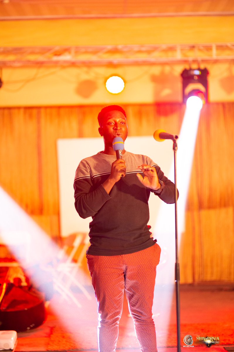 shows_megborna's tweet photo. Bullet, host of The MEGBORNA Concert doing his own thing at The MEGBORNA Concert,
November 30, 2019, KNUST.
πΈ Mallet Studio
#megborna #megbornaconcert #spokenword #poetry #spokenwordshow #poetryshow #dance #contorting #knust #kumasi #ghana #performance https://t.co/tgnPDj7PeX
