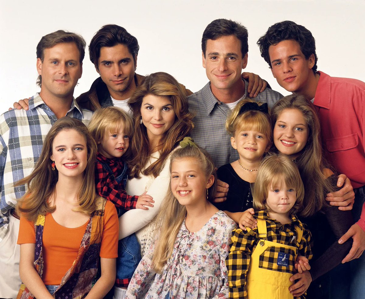 OffSlate's tweet photo. We're talking about the #TannerFamily this week and next week! Listen to our newest episode about #FullHouse !
YOUTUBE: https://t.co/TIP5p8ukHJ
SPOTIFY: https://t.co/PWC9hO7NIL
APPLE: https://t.co/6oAzbLCVUV
GOOGLE: https://t.co/CGqoXavpw6 https://t.co/WjxVlUrThn