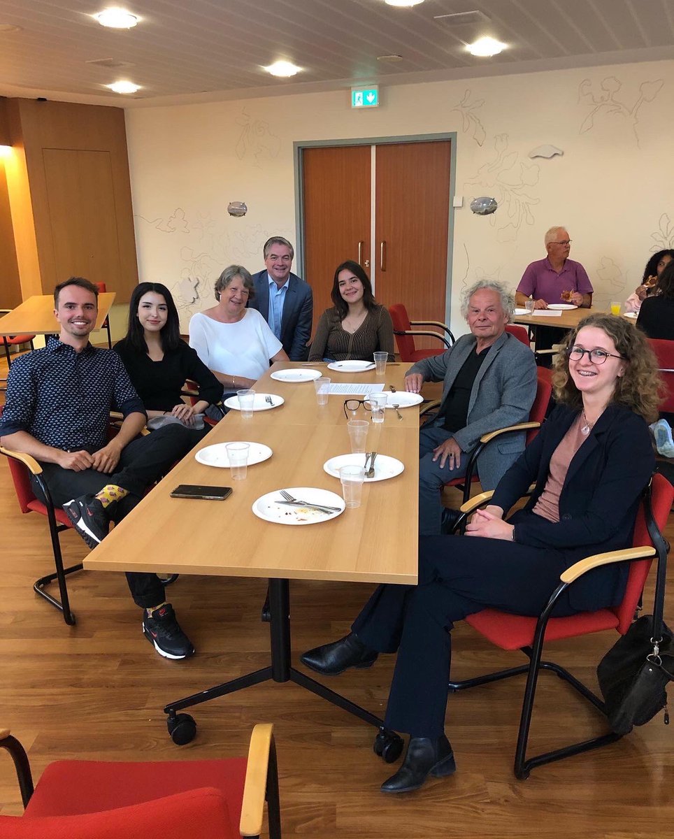 Goede en serieuze gesprekken tijdens de pizza avond met de <a href="/JongerenDiemen/">Jongerenraad Diemen</a>