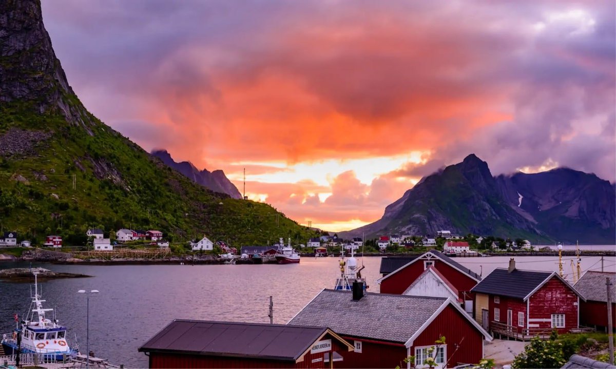suvi198704's tweet photo. You must go to sunset with your loved ones #BTC https://t.co/dZVpFvCMgE