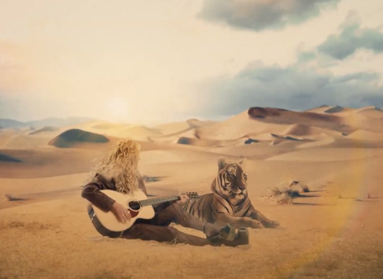 machineheartkb's tweet photo. omg omg omg, @KelseaBallerini the HEARTFIRST music video is SO freaking cool, all the special effects and costumes!!!!! OBSESSED https://t.co/8AR6JpZU73