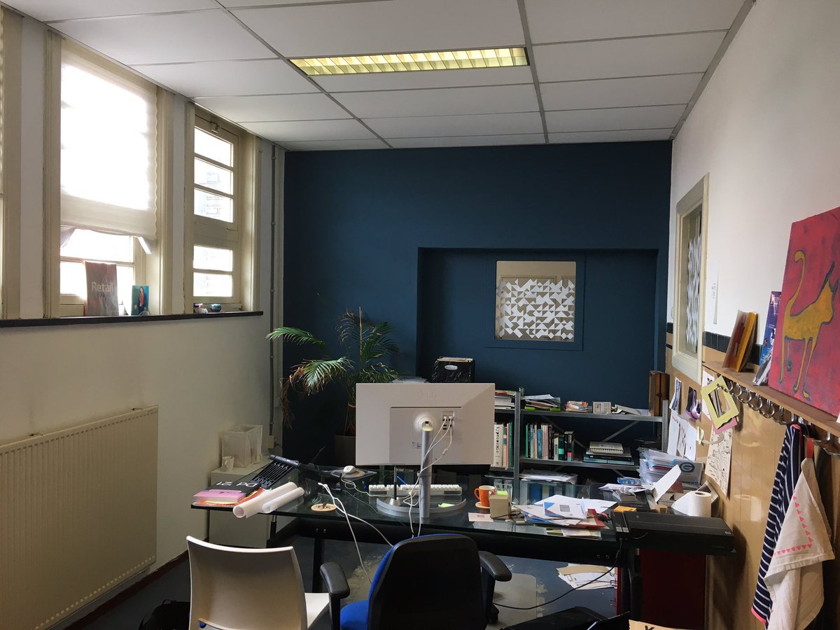 Medehuurder gezocht voor mijn fijne atelier in een oude school in #Arnhem (Klarendal) waar ik eigenlijk te weinig kom. (Jahaaa ik moet opruimen!) Verzamelgebouw verhuurd door #SLAK met diverse ontwerpers en kunstenaars. DM me bij interesse.