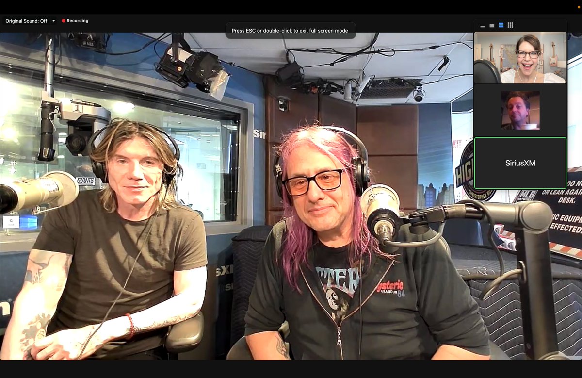 LisaLoeb's tweet photo. What's your favorite @googoodolls  song? We talk about their new album, "Yeah, I Like You," on my @sxm90son9 radio show today and Friday at 12pm, 4pm, and 8pm ET! Or listen any time on the @SIRIUSXM  app! https://t.co/WKJXZluaWZ