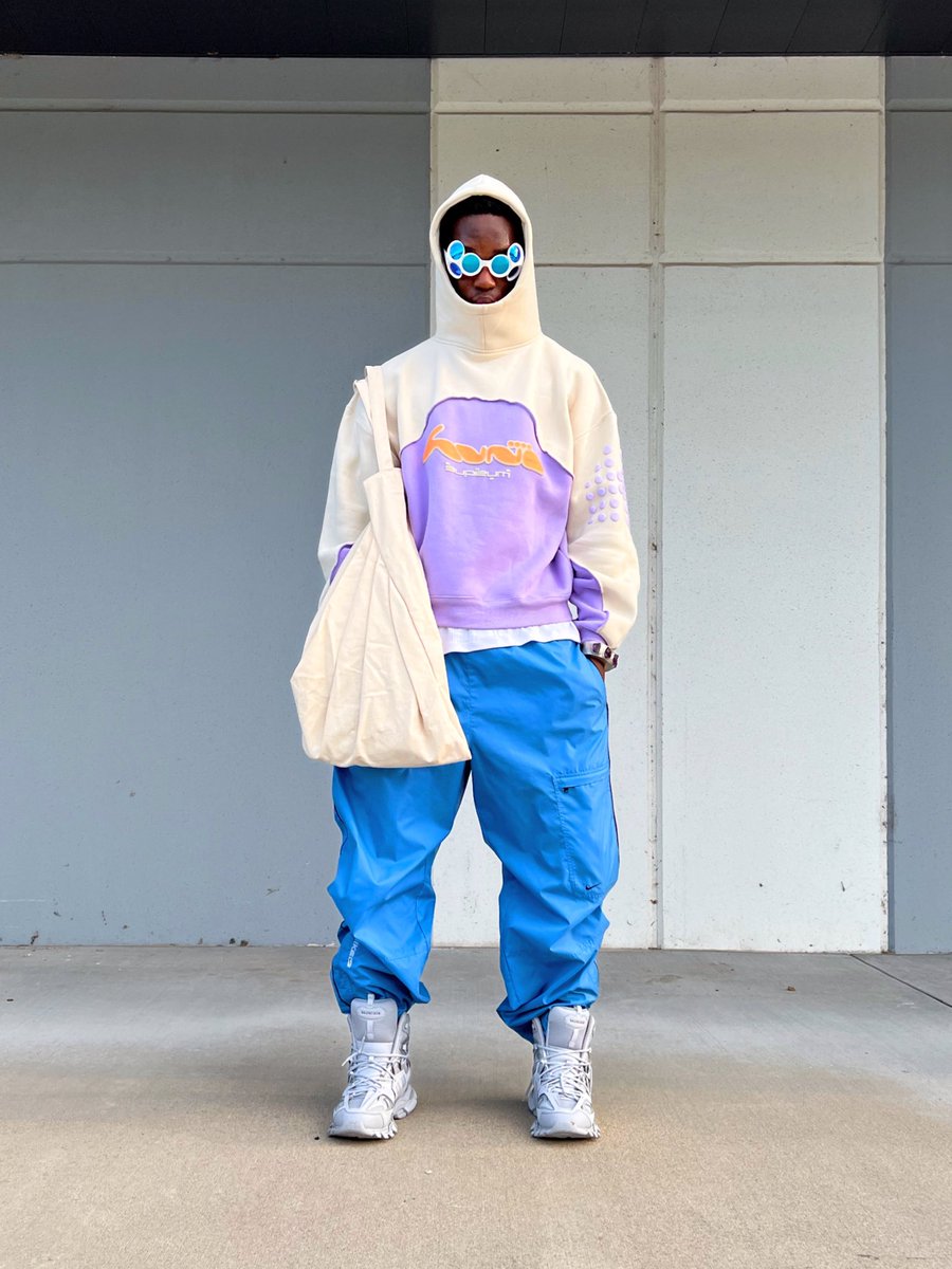 modsiwW's tweet photo. The hardest hoodie out https://t.co/nnr9VhvWyc