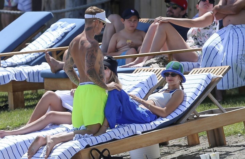 Justinpyofc's tweet image. 📸| Justin y Hailey Bieber en Idaho el 05 de Julio