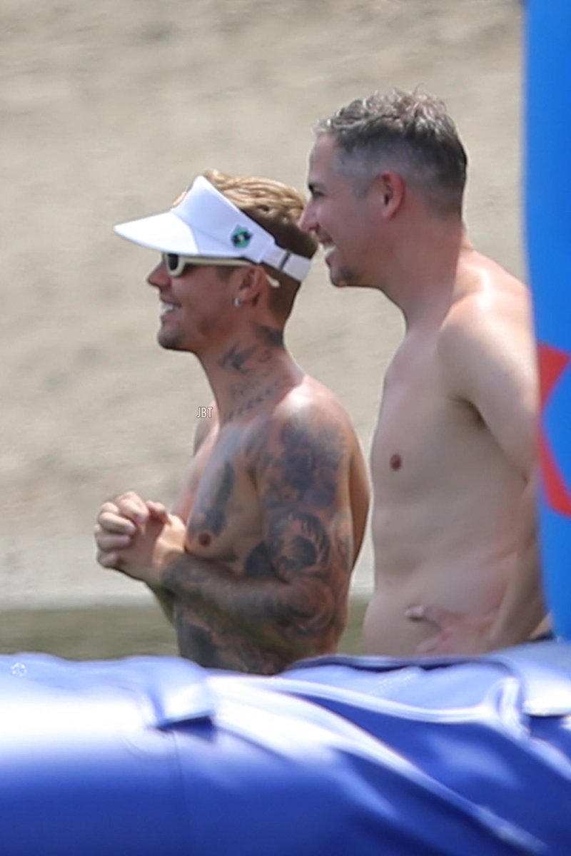 Justinpyofc's tweet image. 📸| Justin y Hailey Bieber en Idaho el 05 de Julio