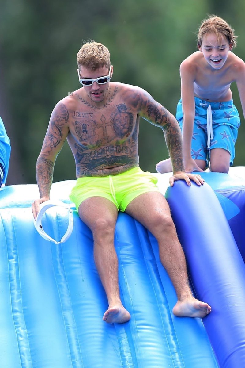 Justinpyofc's tweet image. 📸| Justin y Hailey Bieber en Idaho el 05 de Julio