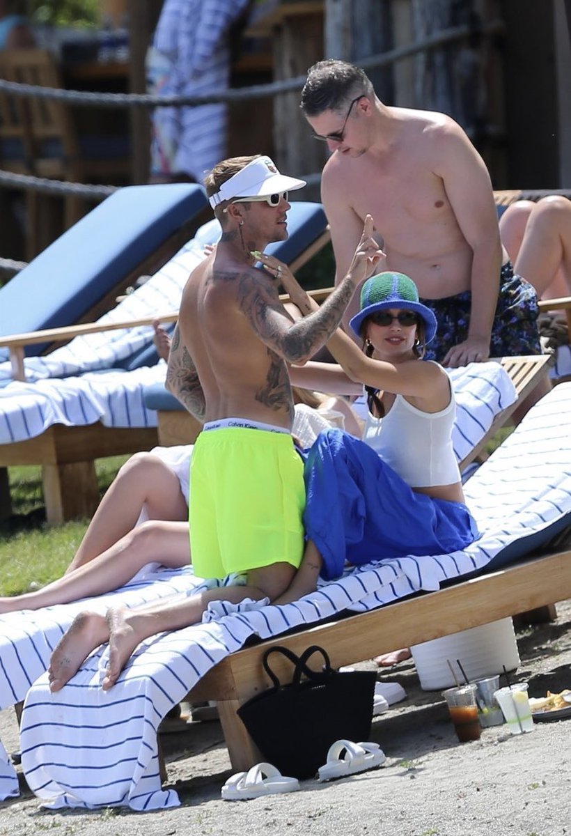 Justinpyofc's tweet image. 📸| Justin y Hailey Bieber en Idaho el 05 de Julio