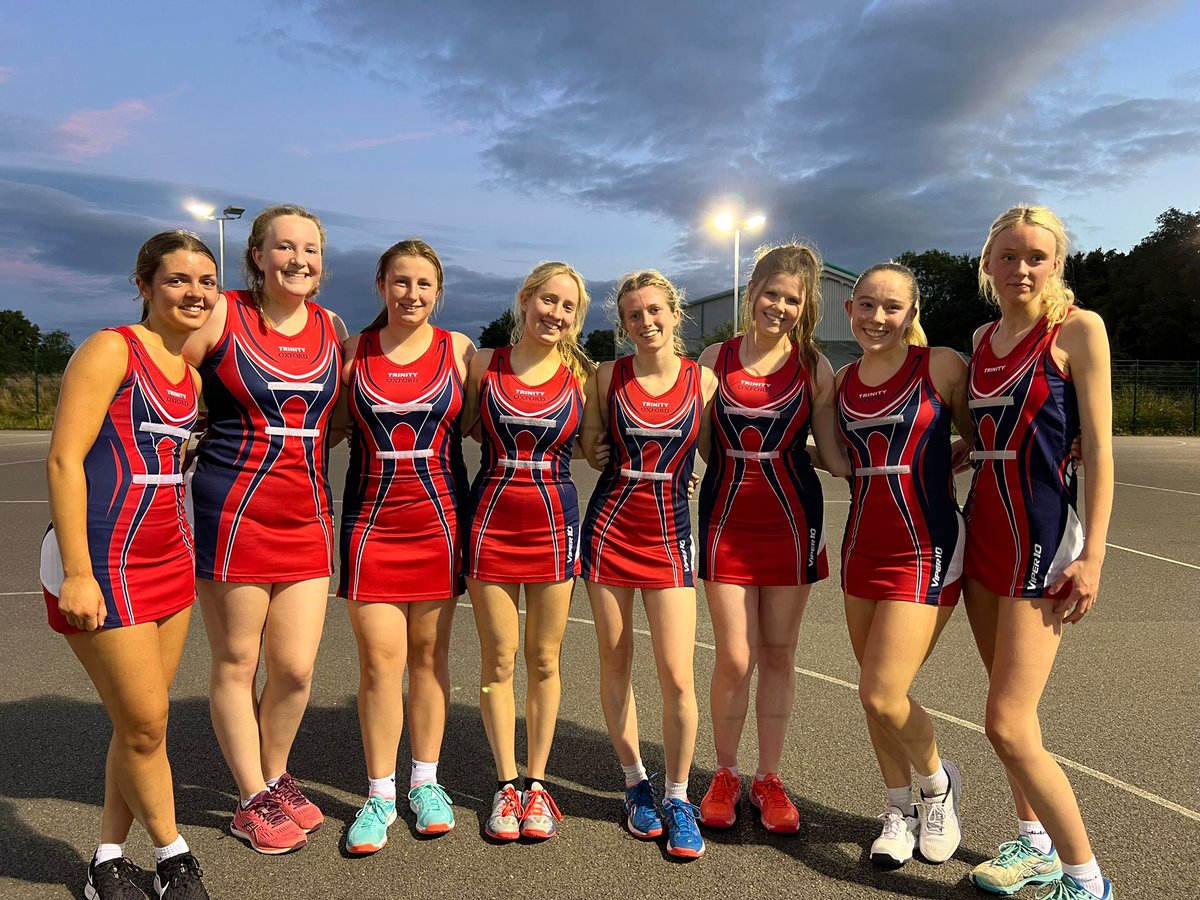 NetballTrinity's tweet image. Exciting game for our panthers last night. With them having a strong performance and coming out on top with a fantastic score of 57-35 against Challow👏👏 Well done girls!! Thanks to Frankie. 👏.                          #sports #oxfordshirenetballleague #netball
