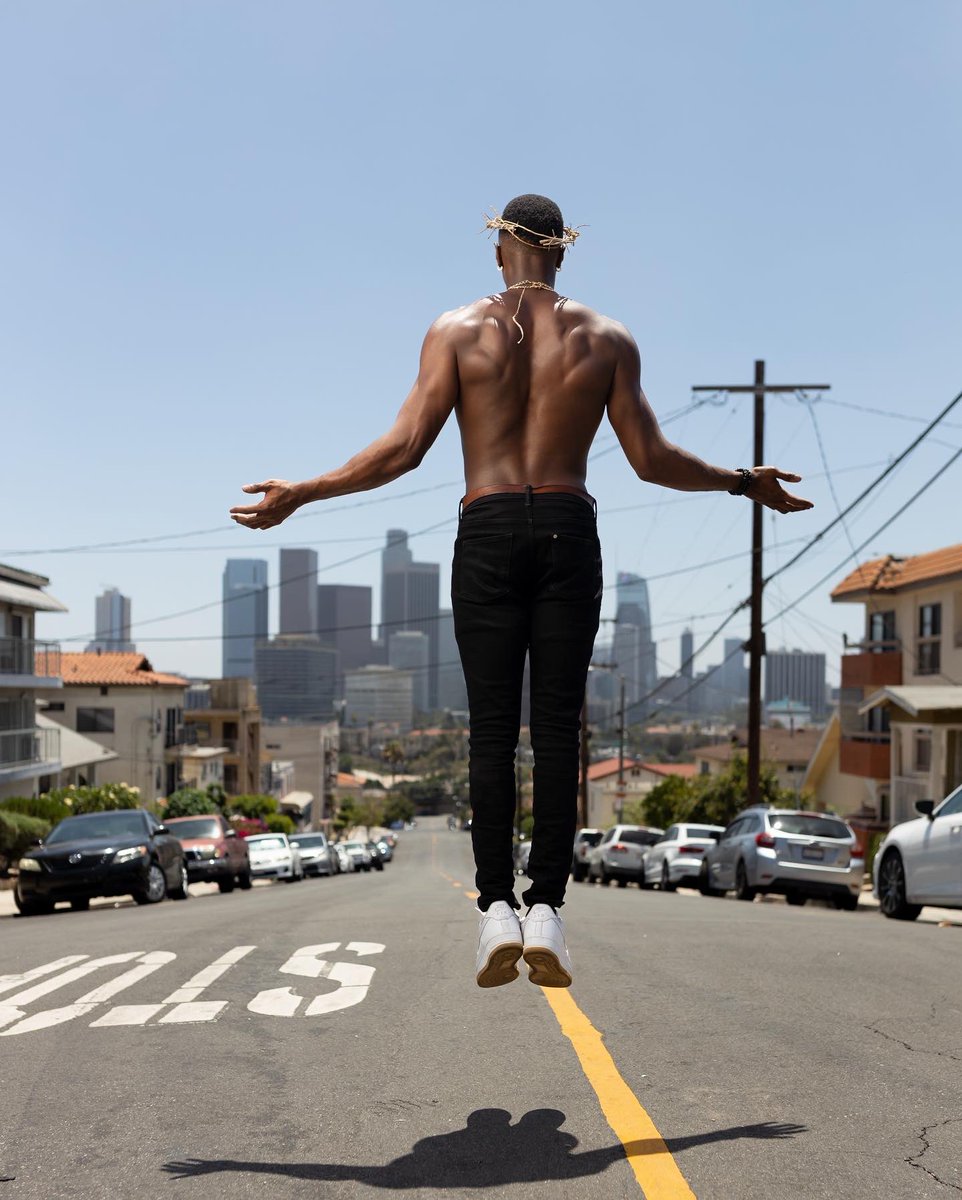 deeeerocker's tweet photo. Time to fly! #creatingreatness #model #itshappening #mood #art #blessed https://t.co/n2ry0gnB2D