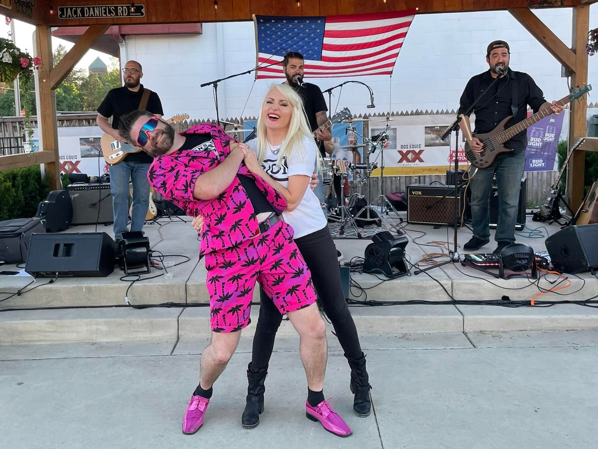 TOMORROW! Join me for Full Send Friday @stadium_club_at_the_max in McCook starting at 3p! There may or may not have been streaking at the last #FSF... Live music courtesy of <a href="/LOUDERNOWBAND/">LOUDERNOW</a> <3 <a href="/laurenoneil/">Lauren O'Neil</a> 
Info: bit.ly/3RfEAO3