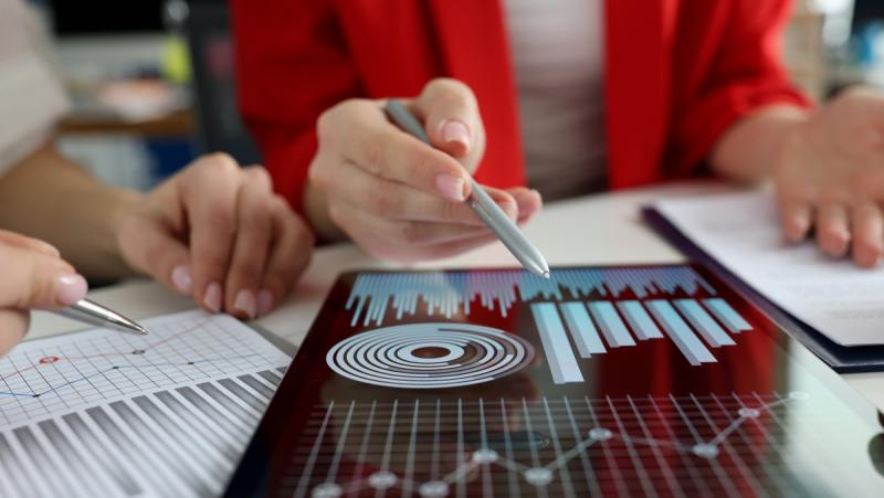 AxwayCEO's tweet photo. As #financial departments continue to evolve, they’ll continue to take on more roles with smaller budgets and teams. That’s where our brand-new @Axway Financial Accounting Hub can help. 

@ecomnewsaus shares more: https://t.co/cK5O0c7U2k https://t.co/LNVDWSG8Ol