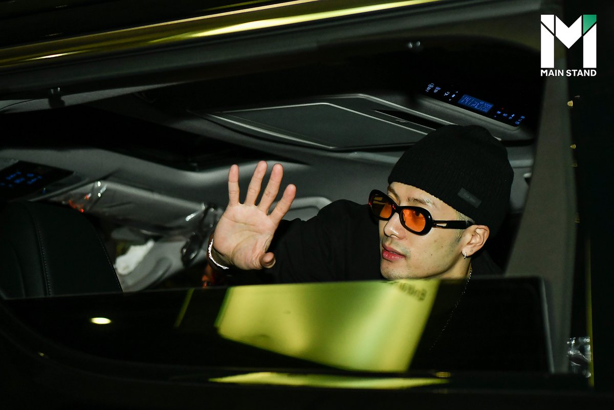 feelphoto3's tweet image. แจ็คสัน หวัง โบกมือ สวัสดีทักทายแฟนคลับชาวไทย แบบเป็นกันเอง ค่ำคืนนี้กรี๊ดสนั่น สุวรรณภูมิประตู 9 แทบแตก

#StandForAll #สื่อกีฬาที่เข้าถึงทุกคน #MSPhoto
#Nikon #NikonThailand #TeamNikon #แจ็คสันหวัง #WelcomejacksonToThailand #JacksonWang #FEELPHOTO #อำพลทองเมืองหลวง