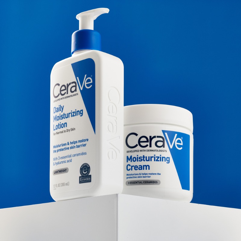 Tom_Allison_'s tweet photo. Best times to apply moisturizer? 

- After showering

- Before exercising outside

- Before bed 

- After shaving

- After washing hands

- After applying hand sanitizer

@CeraVe, 
DEVELOPED WITH CERAMIDES
#DEVELOPEDWITHDERMS https://t.co/PLkpRx0w9j