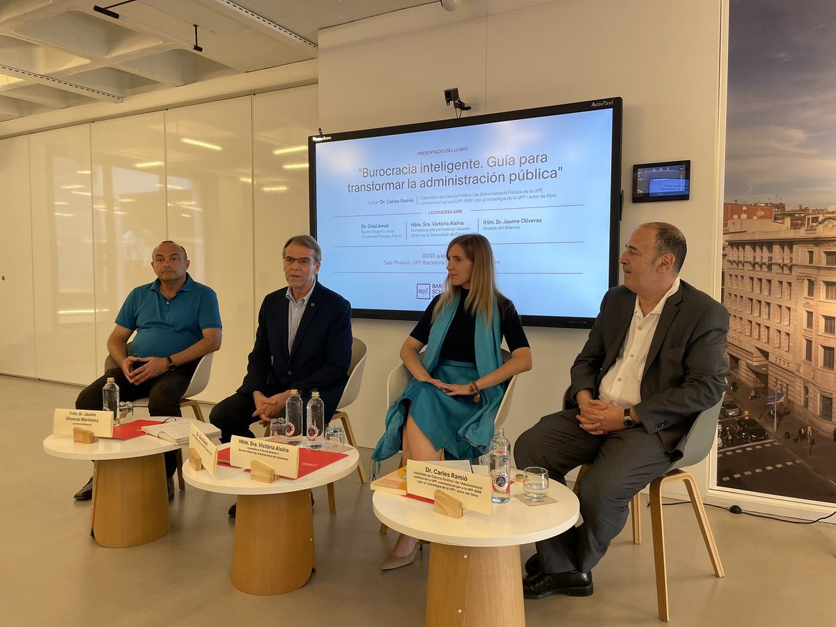 oescardibul's tweet image. Presentacio del llibre de necessària lectura de @CarlesRamio @bsm_upf @UPFBarcelona