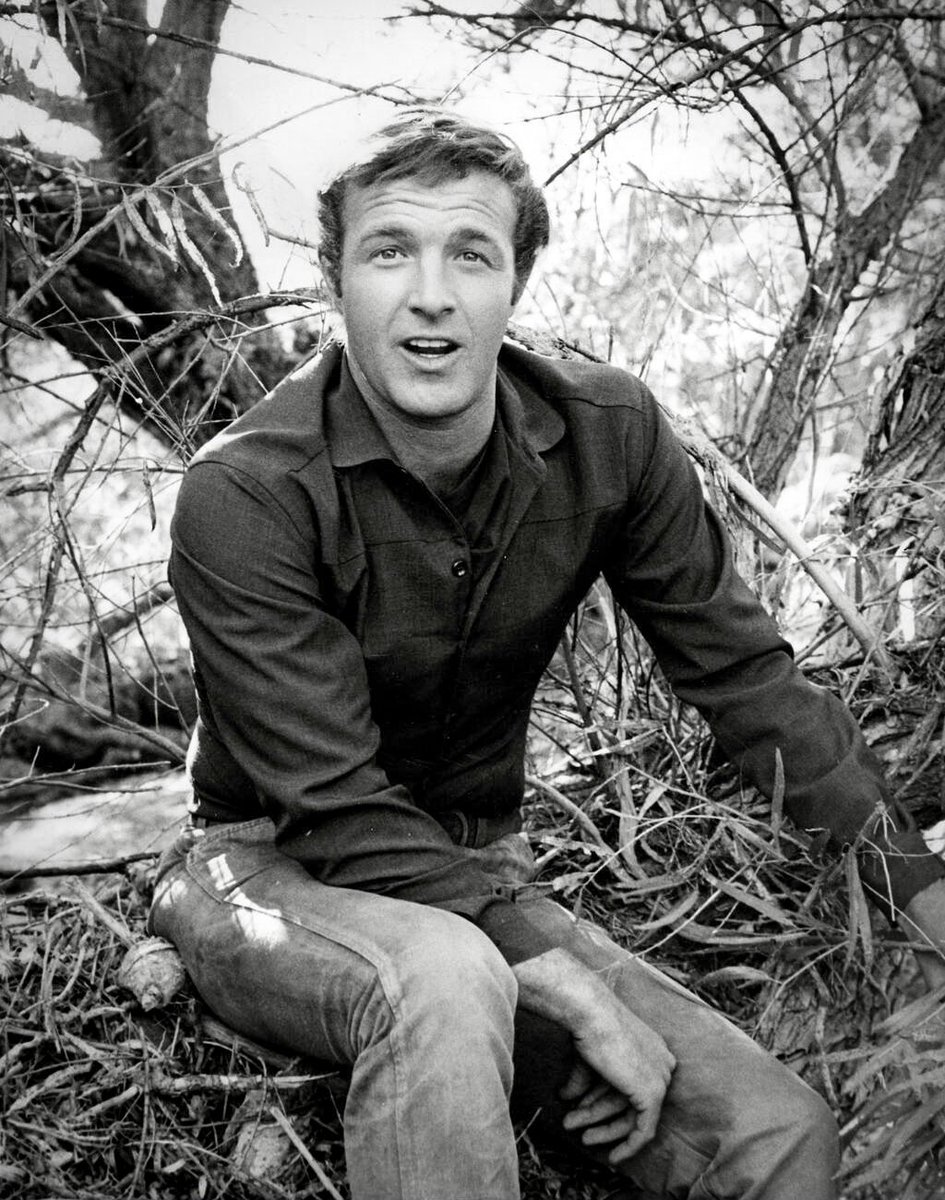 cjubarrington's tweet photo. James Caan, 1968 https://t.co/W2gIbWupaG