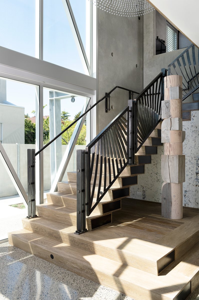 nzbuilders's tweet photo. This staircase, created by local artist, Jake James Blacksmith, is one of our favourite features of this oceanfront concrete home. The way the light hits it in this atrium creates a magical effect.

#yyjrealestate #yyjconstruction #victoriaBC #concretearchitecture https://t.co/umm26d57uB