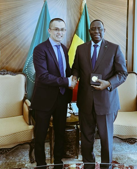UniqueB97442375's tweet photo. NEW - 🇸🇳 President of Senegal meets with the CEO of the worlds biggest #bitcoin and crypto exchange 🤝 https://t.co/CxkFd6Npat