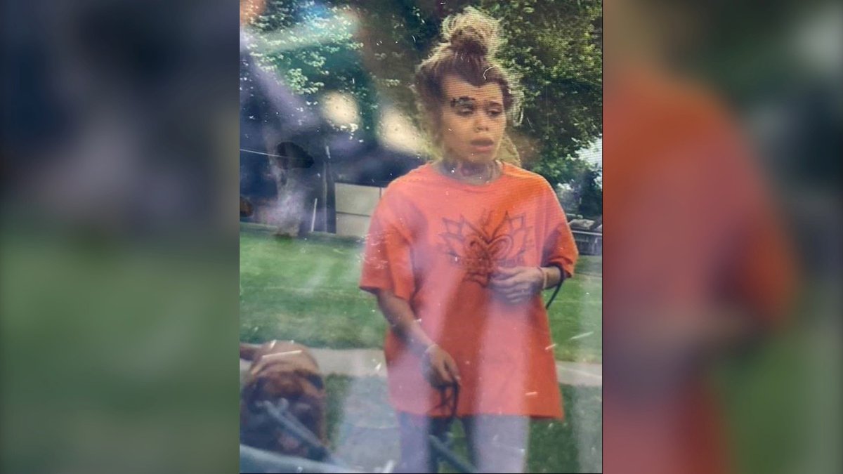CP24's tweet photo. Man and woman accused of assaulting custodian outside East York school after being asked to leash their dog https://t.co/c1ALE0L7L2 https://t.co/sN472K7B5U
