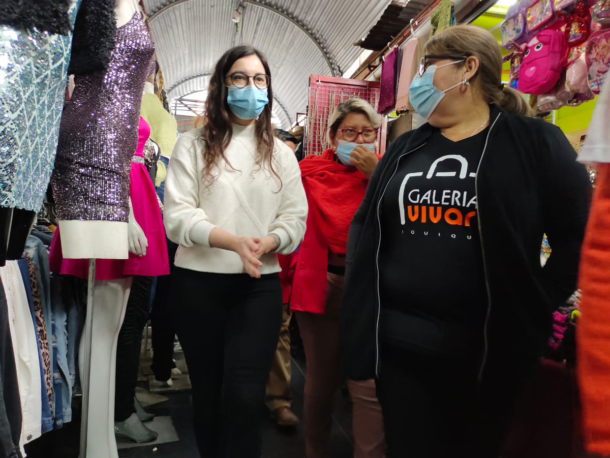 EconomiaSubse's tweet photo. 📸Iquique| Una visita al barrio comercial #Vivar que lidera @sercoteciquique, realizó esta jornada la Subsecretaria @javi_petersen en el marco de su visita la región de #Tarapaca
📝Durante el recorrido,la Subsecretaria presentó los detalles del fondo #RecuperatuPyme
#ChileApoya https://t.co/5mOM0mO9JR