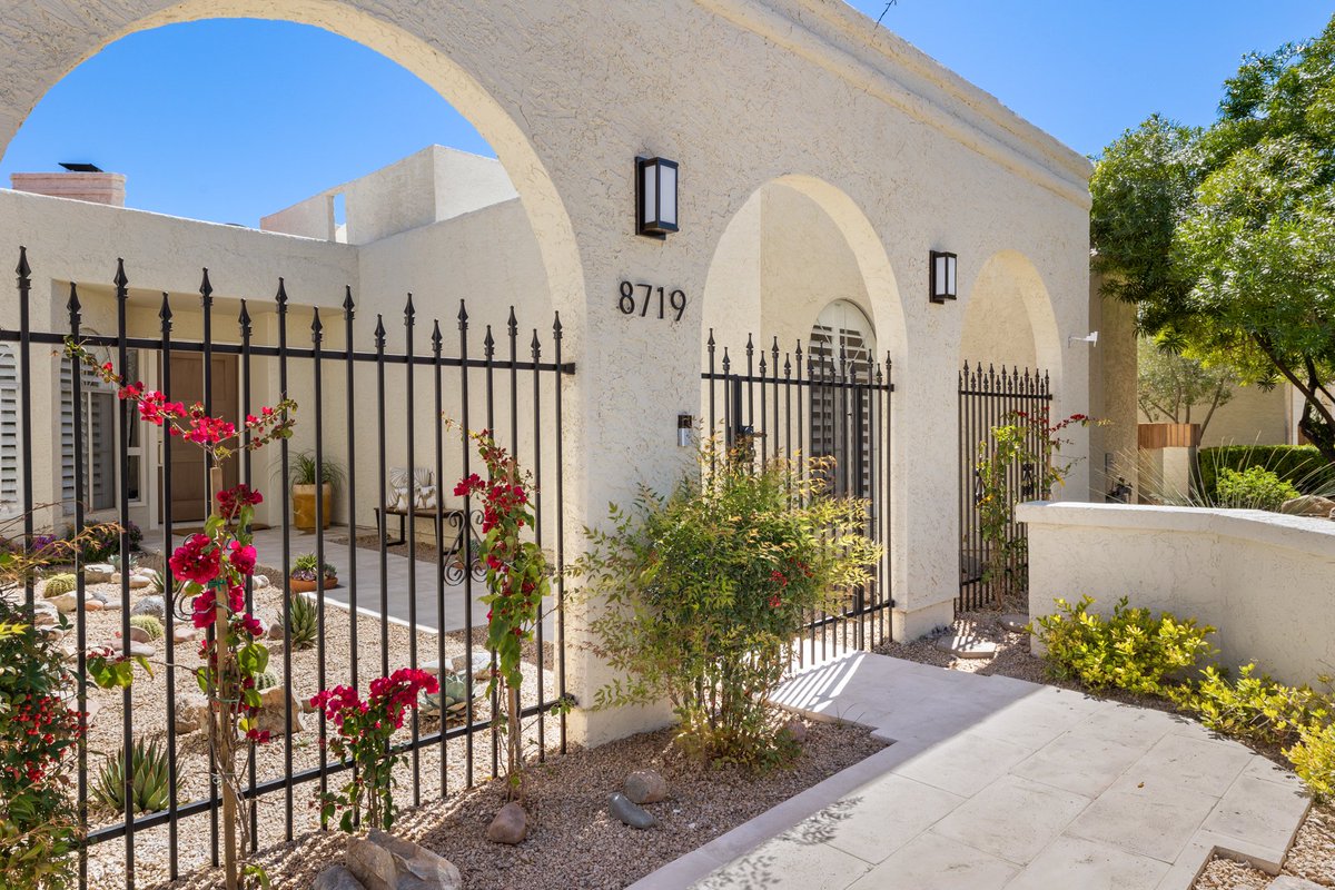 $1,030,000 SOLD in #scottsdale #arizona. We #sold this beautiful patio home in the highly sought after McCormick Ranch for top $$$. We represented the Seller on this one. Congrats to all! #luxuryrealestate #scottsdaleluxuryrealtor