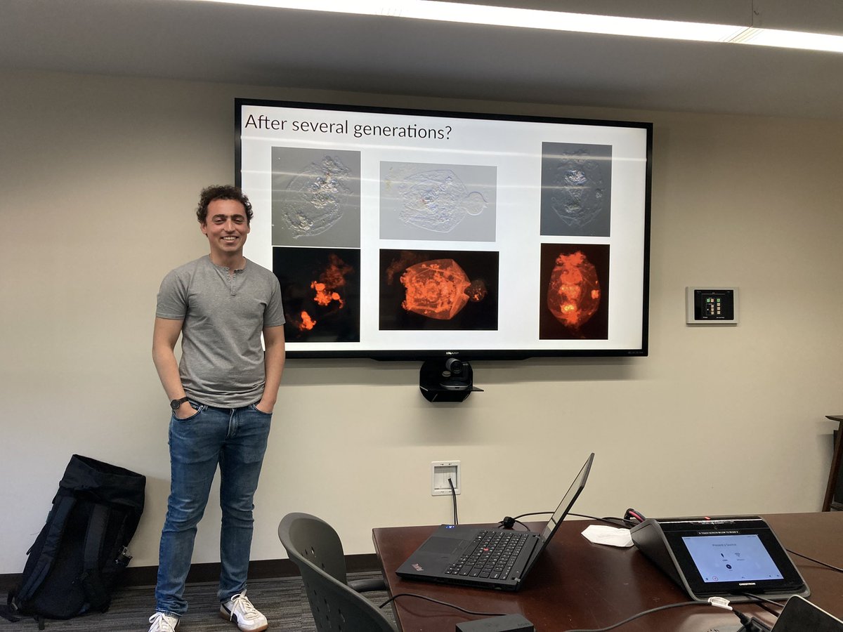 <a href="/Grass_Fellows/">Grass Fellows</a> Francesco and @HorstObenhaus presenting their projects on rotifers and octopus - tiny brains and complex brains! <a href="/grassfoundation/">The Grass Foundation</a> <a href="/MBLScience/">Marine Biological Laboratory (MBL)</a>