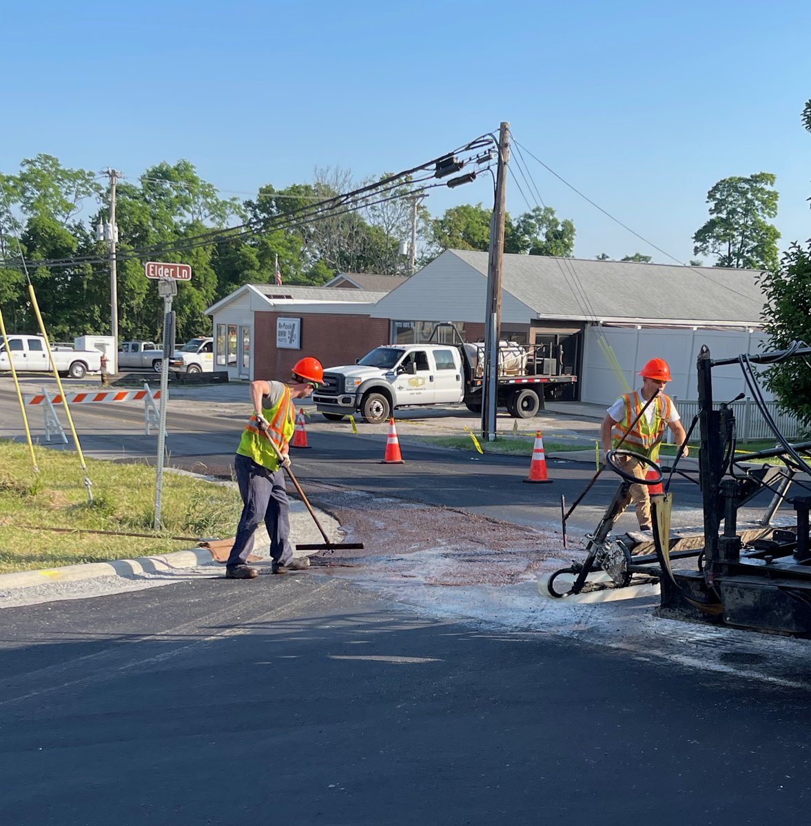 Terry_Asphalt's tweet photo. Although our crews are enjoying a much deserved week off for the July 4th holiday, its always a good time to show some love for all they do! AJ's crew out doing what they do best #microsurfacing
📷: Kayla A. https://t.co/FE7pi1JcRM