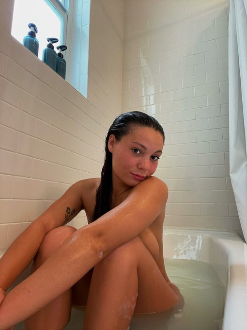 Front or back? https://t.co/HMxvB8q0Y7