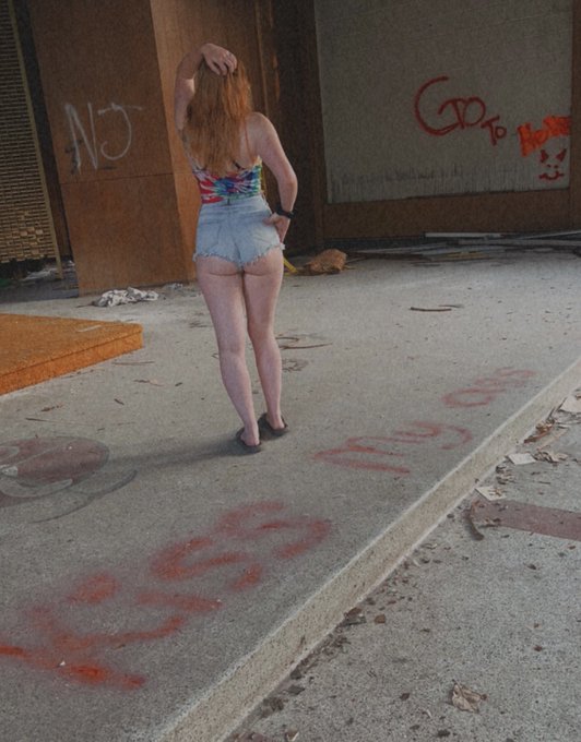 Kiss my ass 😘 #PHWorthy #phworyhy https://t.co/toBzJyLVNx<a href="/tag/phworthy"class="tags">#PHWorthy</a><a href="/tag/phworyhy"class="tags">#phworyhy</a>