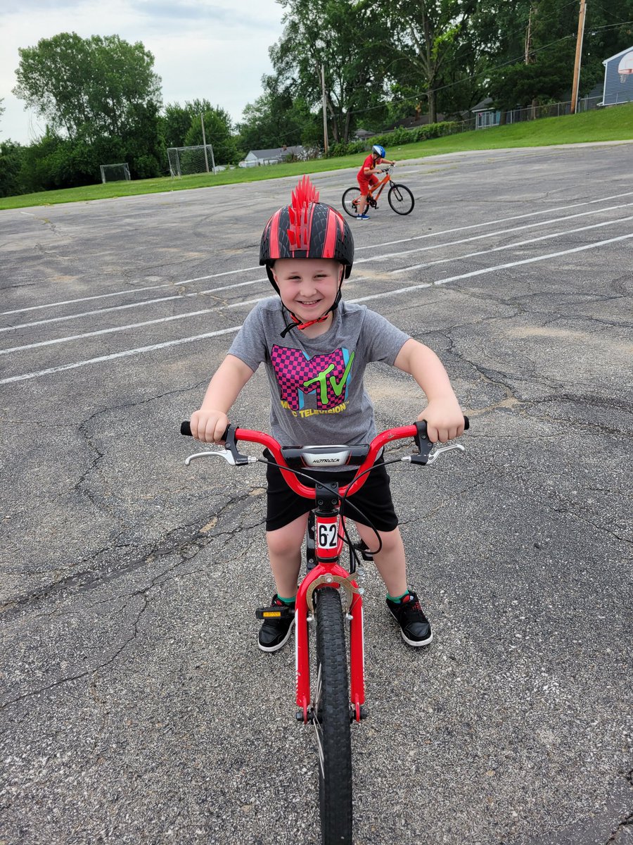 MsDawnJones08's tweet photo. Just another day at the "K". Today our Kids' Safari kiddos either learned how to ride a bike or mastered it. Great start to the summer!
@ISDKidsSafari
@BikeKC https://t.co/KwYXv6meR5