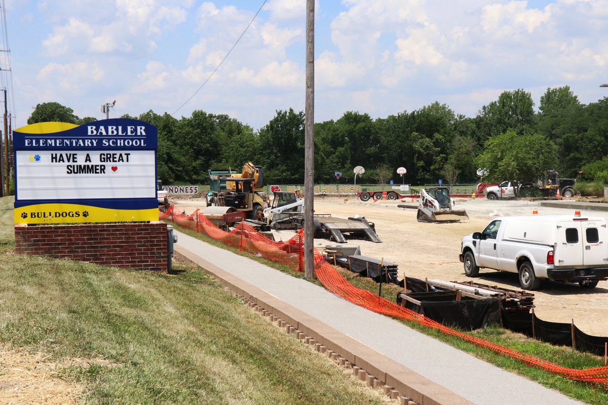 rockwoodschools's tweet photo. Crews are hard at work this summer on cycle maintenance projects funded by the bond issue passed by Rockwood voters in 2017, such as the Babler parking lot renovation. Thank you to our Facilities crew for efficient, effective management of these projects! #ForwardwithEfficiency https://t.co/CvQ8yxtDFT