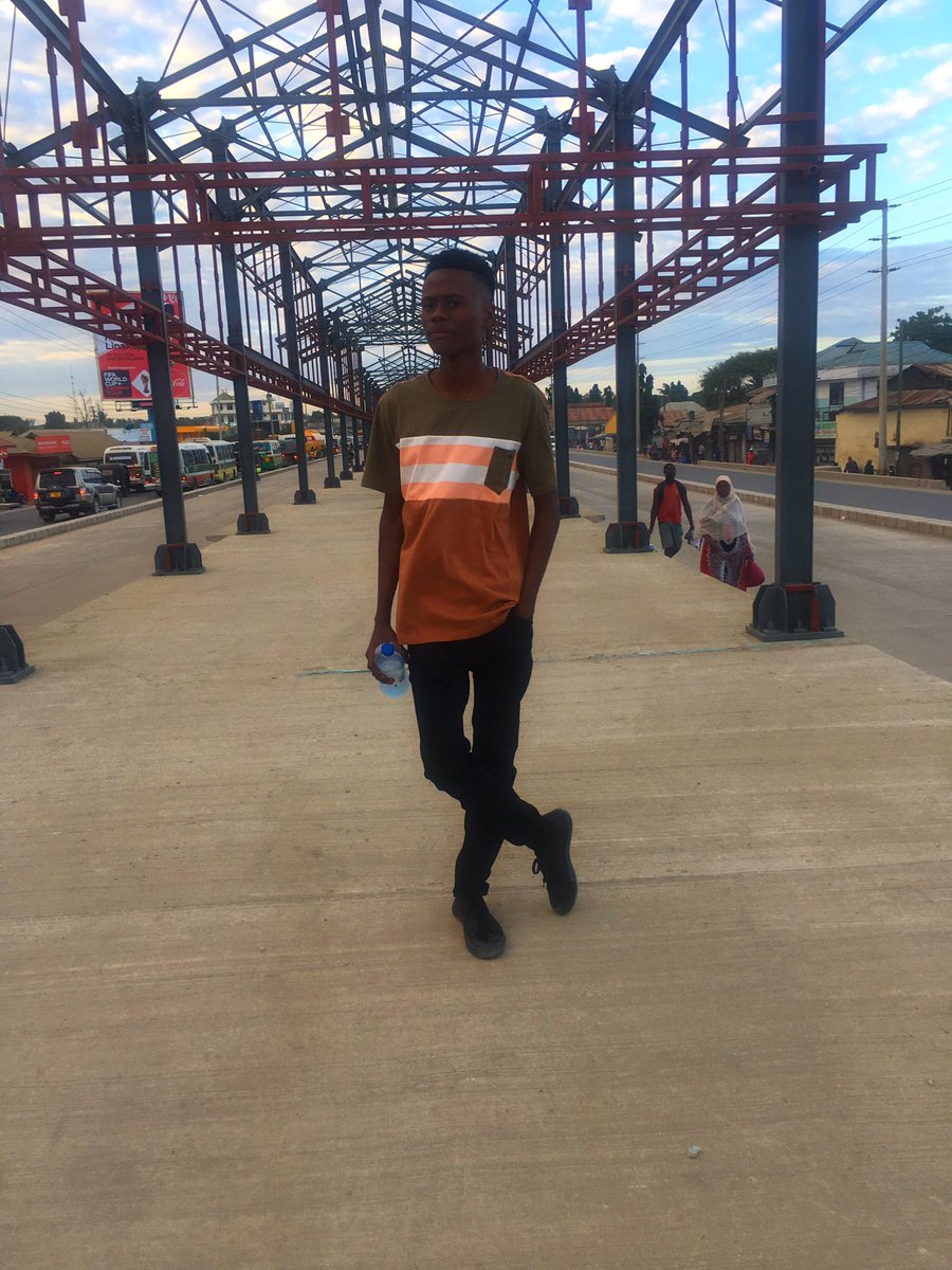 kendrickmsodok1's tweet photo. Ukimkwepa mtu wakati wa shida, ndio umechagua pia kujikwepesha nae wakati wa neema yake.
#sabasaba #lifeofdesigner https://t.co/kRzxGho8Z6