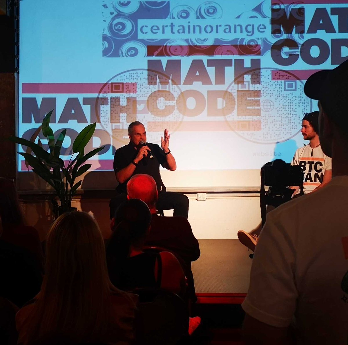 Ayelen_Osorio's tweet photo. .@FossGregfoss thank you for reminding us not to focus on the hole but on the donut 🍩 The donut is good - and so is math. 

#bitcoin #itsallmath @BtcVancity https://t.co/3F1v8dEUBZ