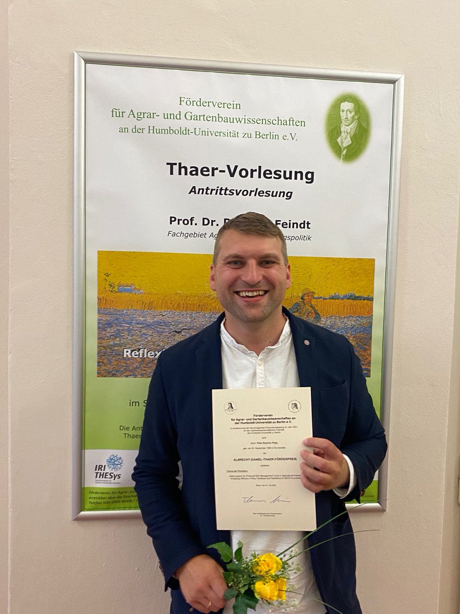 Wir gratulieren unserem ehemaligen Kollegen <a href="/capital_farmer/">Thies Rasmus</a> zur Auszeichung mit dem Thaer-Förderpreis <a href="/HumboldtUni/">Humboldt-Universität zu Berlin</a> für die beste Promotion 2021. Thema: State Support for Financial Risk Management Tools in Agricultural Policies. Well deserved, lieber Thies!