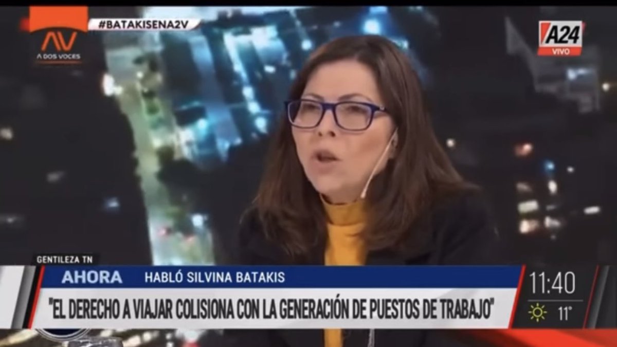 blavaque's tweet photo. #ministrabatakis 
El #derechoaviajar no colisiona ni tensiona el ‘’derecho a la generación de puestos de trabajo’’!!!!!!
Ud esta muy bien preparada, por favor no diga barbaridades !!!!!
La generación de puestos de trabajo es una obligación del estado. https://t.co/5i0Ftu3ZKg