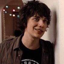 Skyluvsskinnies's tweet image. Manifesting a boyfriend like Rodrick Heffley 🧎🏾‍♀️