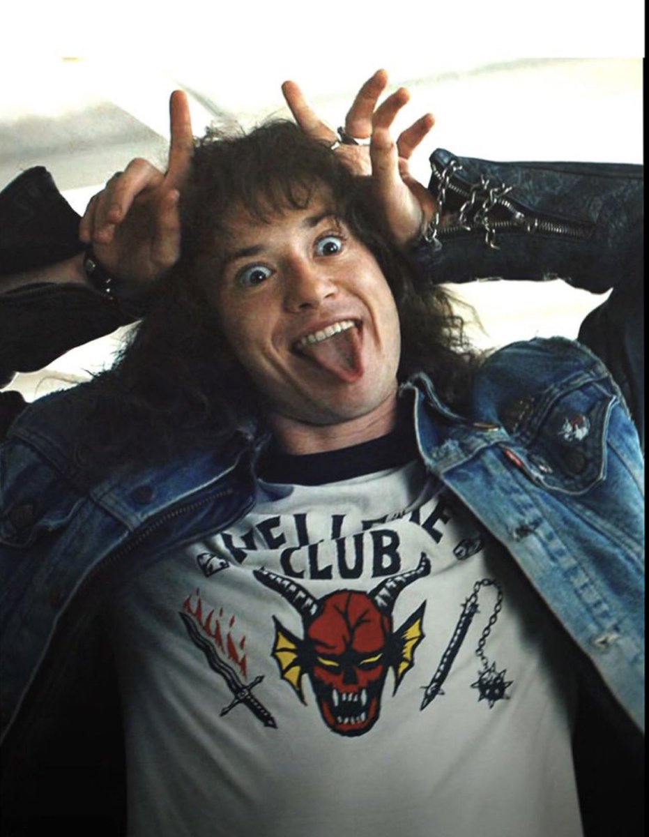WafekSt's tweet photo. hellfire club 🔥🤘🏻
#StrangerThings https://t.co/MtRlNGBGAV