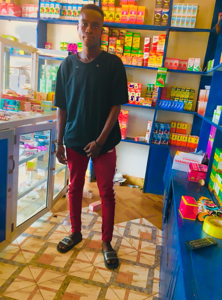 lilshattagh's tweet photo. If your parents can't make it 🤑🤑abeg prove dem wrong😎😍 https://t.co/LsdRf8uMd4