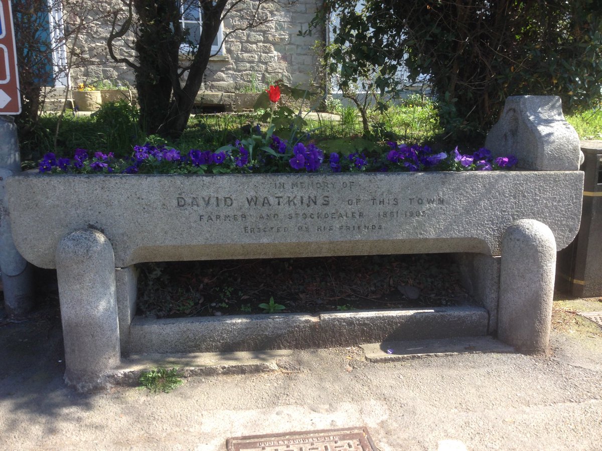 Barb_Drummond's tweet photo. #Farmer #Stockholder #memorial #HayOnWye very apt #AnimalTrough https://t.co/s9OOI9W88b