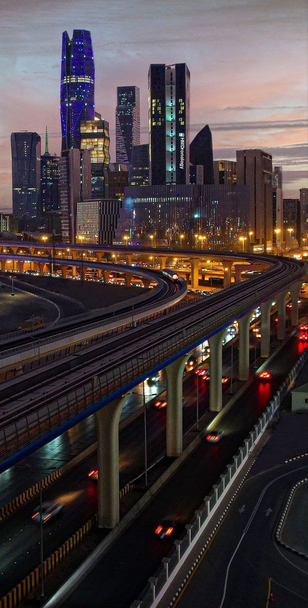 Saudiguidee's tweet photo. • العاصمة الريـاض | RIYADH 🏙 https://t.co/MWkZuucyQ0
