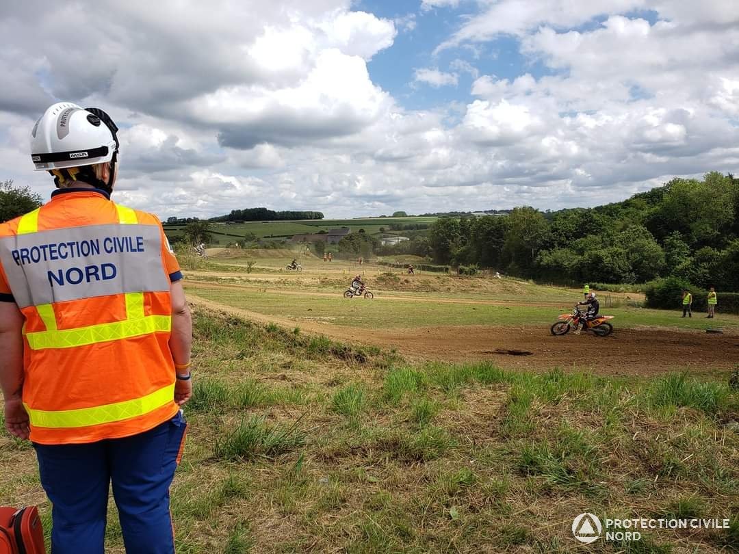 ProtecCivile59's tweet photo. 🔶🔷 Dimanche 3 juillet, nos #secouristes étaient mobilisés à l'occasion de la 1️⃣1️⃣ème manche du championnat régional @UFOLEP #Moto #HautsDeFrance sur le circuit de #Aibes 🏁🏅.
#MotoClubEbois #Secourir #ProtectionCivileDuNord
@ProtecCivilefr https://t.co/wtgFwqX1LK
