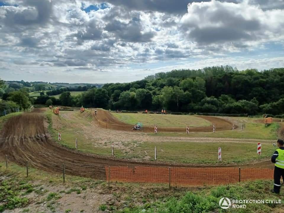 ProtecCivile59's tweet photo. 🔶🔷 Dimanche 3 juillet, nos #secouristes étaient mobilisés à l'occasion de la 1️⃣1️⃣ème manche du championnat régional @UFOLEP #Moto #HautsDeFrance sur le circuit de #Aibes 🏁🏅.
#MotoClubEbois #Secourir #ProtectionCivileDuNord
@ProtecCivilefr https://t.co/wtgFwqX1LK