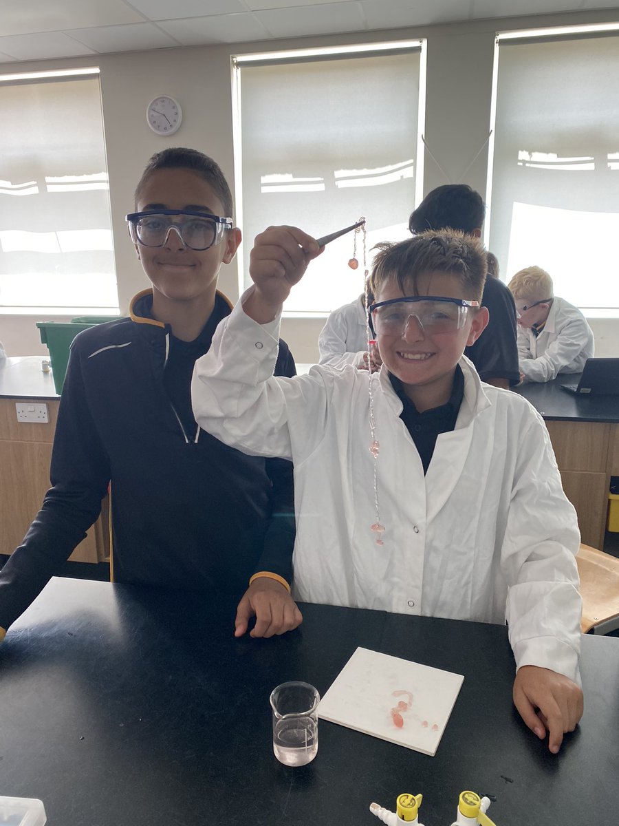 ScienceVictory's tweet photo. Miss Shortens class made calcium alginate worms today! The longest was almost 70cm! Sodium alginate comes from the cell walls in algae, which is where it gets its name 🌱🪴 https://t.co/jcTCqNTkM5